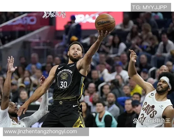 拉出会议室！格林全场26投仅6中，得到16分7篮板5助攻3抢断